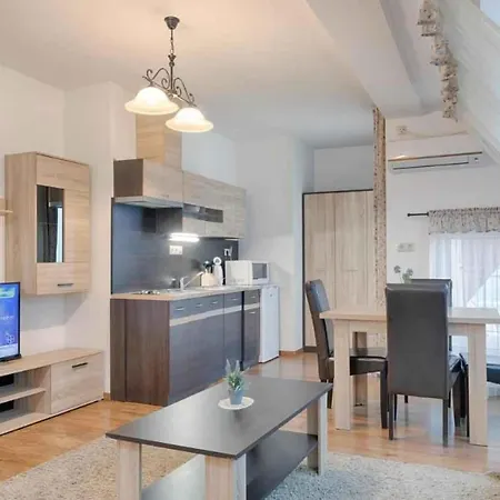 In - Balaton 49195 Lejlighedshotel 3*